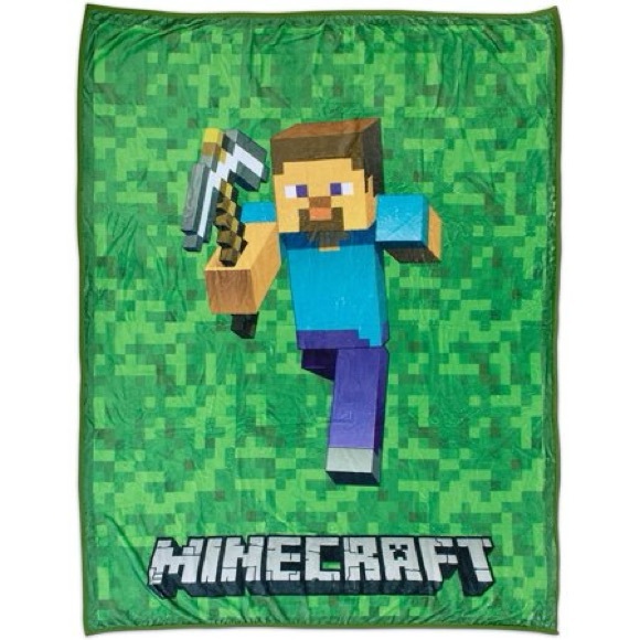Minecraft Boys Fleece Throw Blanket Sticker Decal and Pin Box Set - Picture 2 of 3